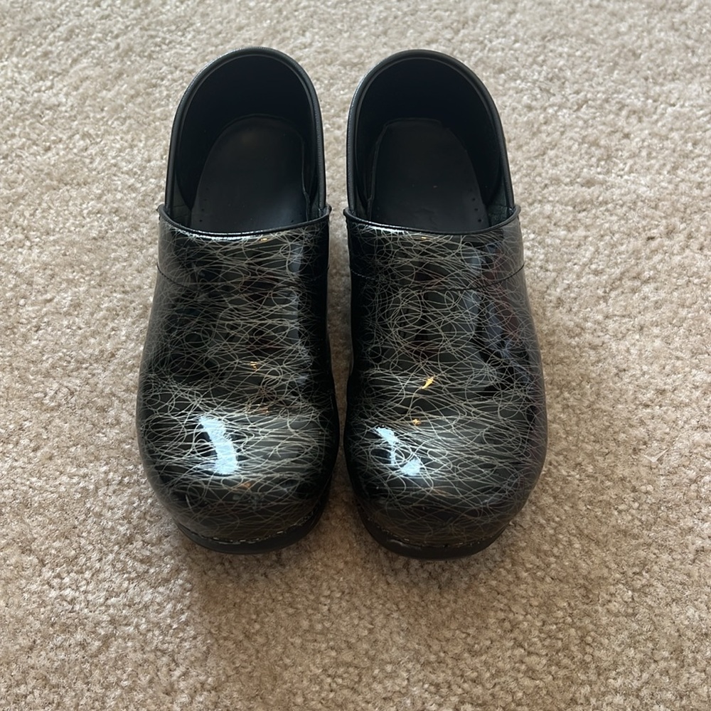 Dansko Size 38 - image 2